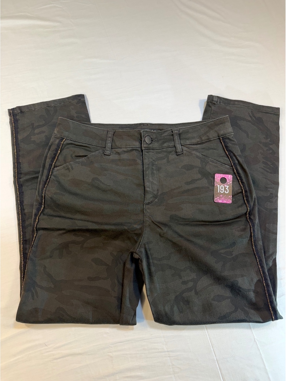 Level 99 Women's Camo Skinny Jeans Size 29